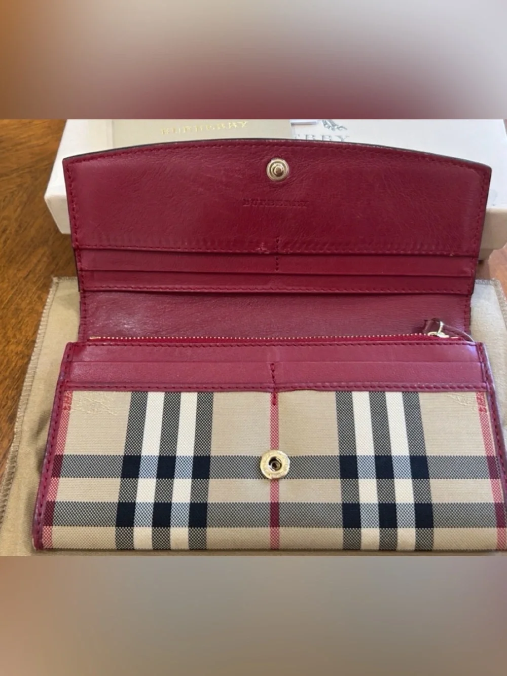 Burberry Horseferry Check Porter Wallet All Inclusive COA